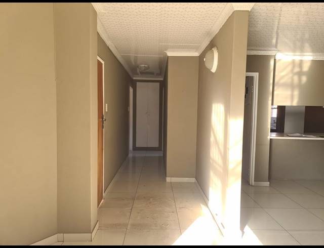 3 BEDROOM TOWNHOUSE FOR SALE IN VANDERBIJLPARK CE 3